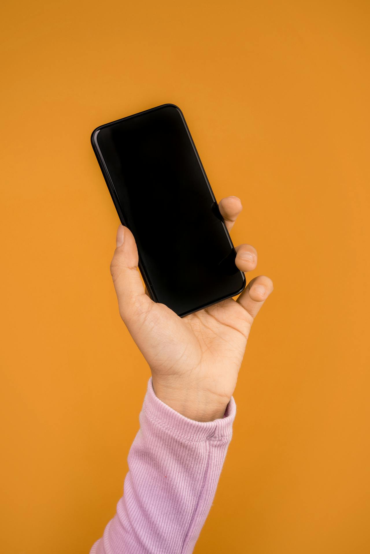 How to Choose the Best Cell Phone for Your Needs: New vs. Pre-Owned